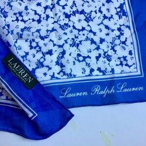 Lauren, Ralph Lauren women square Silk Écharpe/scarf  blue colour, floral print